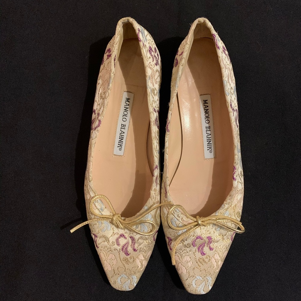MANOLO BLAHNIK flat shoes